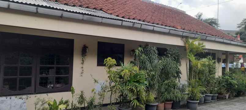 dijual rumah jalan soleh iskandar kota