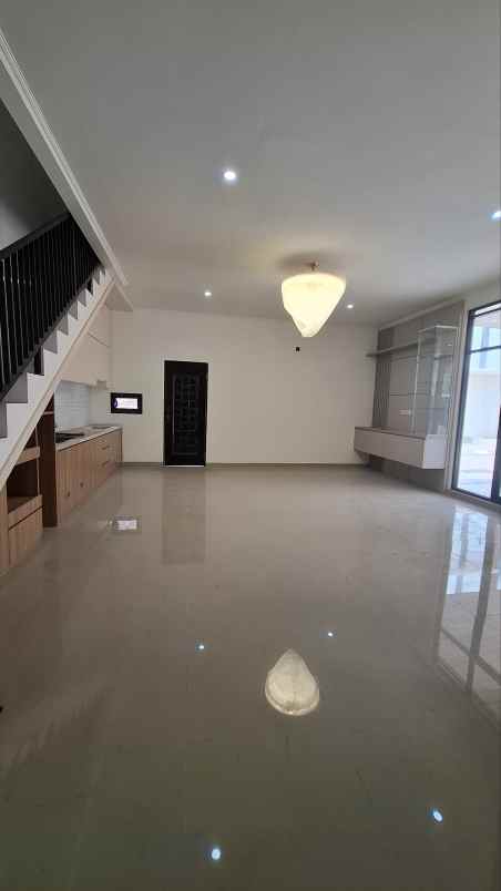 dijual rumah jalan somawinata cipageran