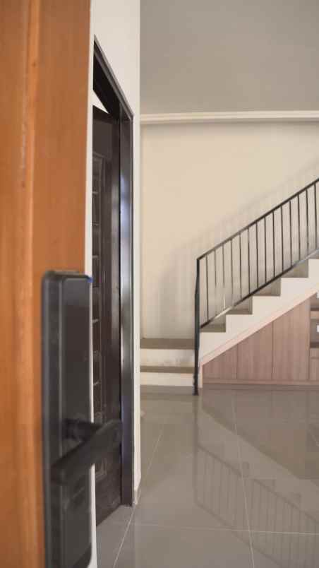 dijual rumah jalan somawinata cipageran