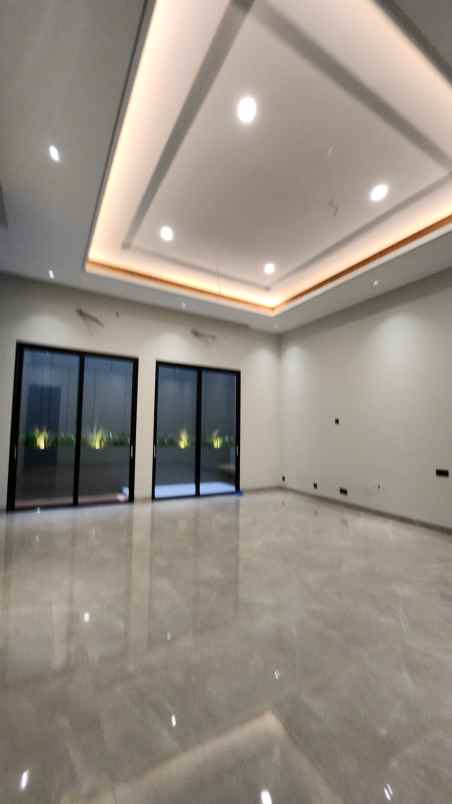 dijual rumah jalan somerset