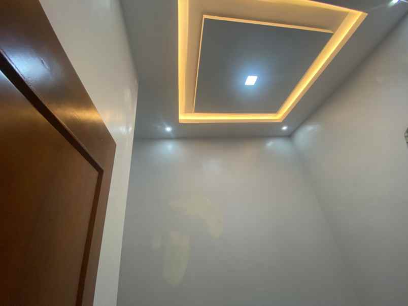 dijual rumah jalan sudirman raya