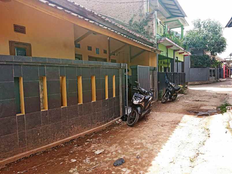 dijual rumah jalan sukamenak