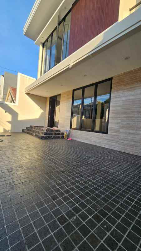 dijual rumah jalan sutorejo kec mulyorejo