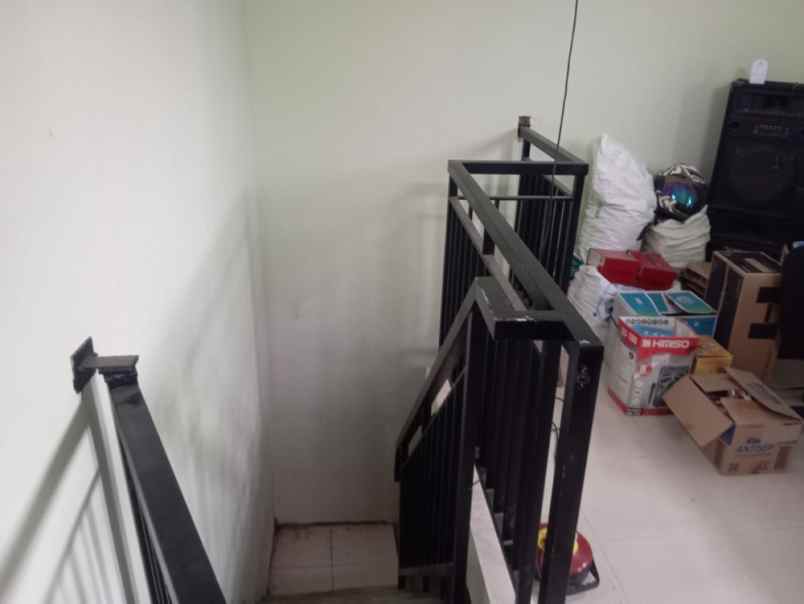 dijual rumah jalan terong