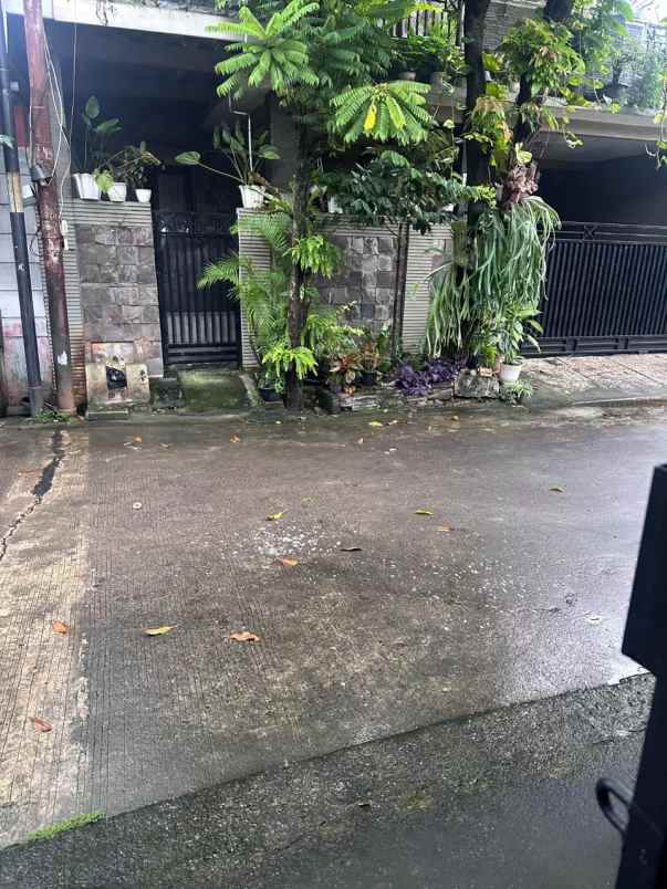 dijual rumah jatiluhur