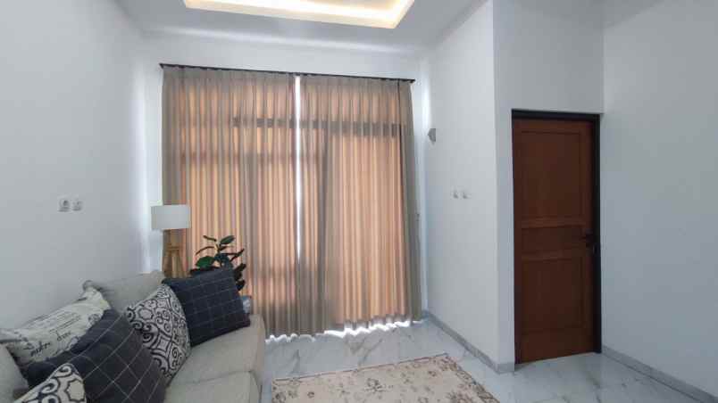 dijual rumah jatisari kec cangkuang