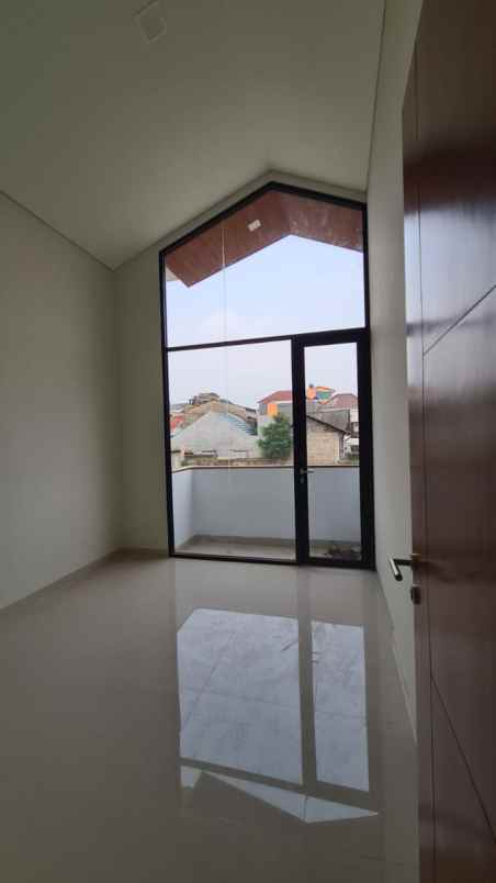 dijual rumah jjk193