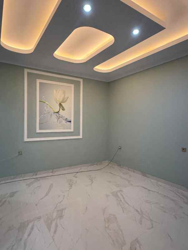 dijual rumah jl abadi