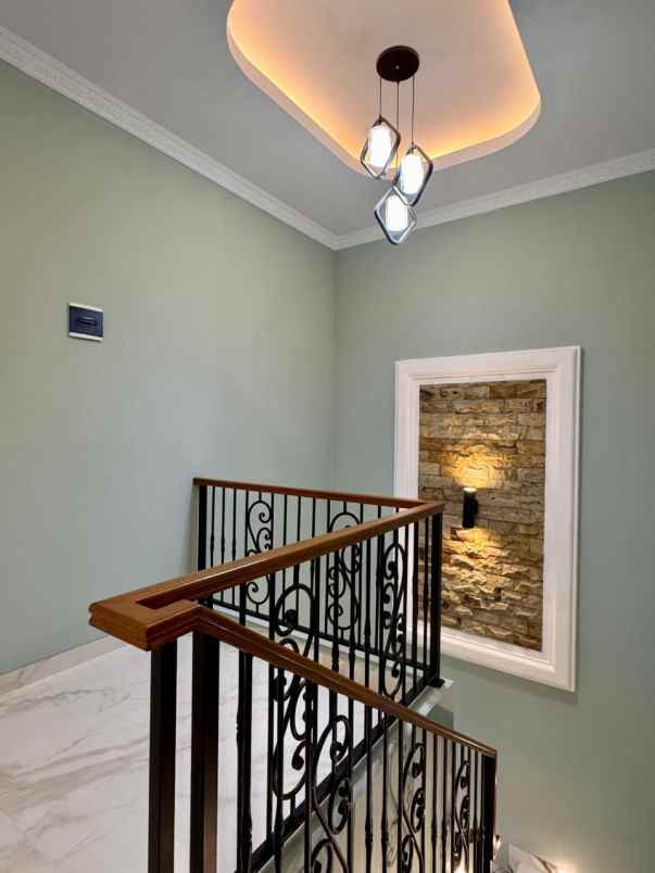 dijual rumah jl abadi