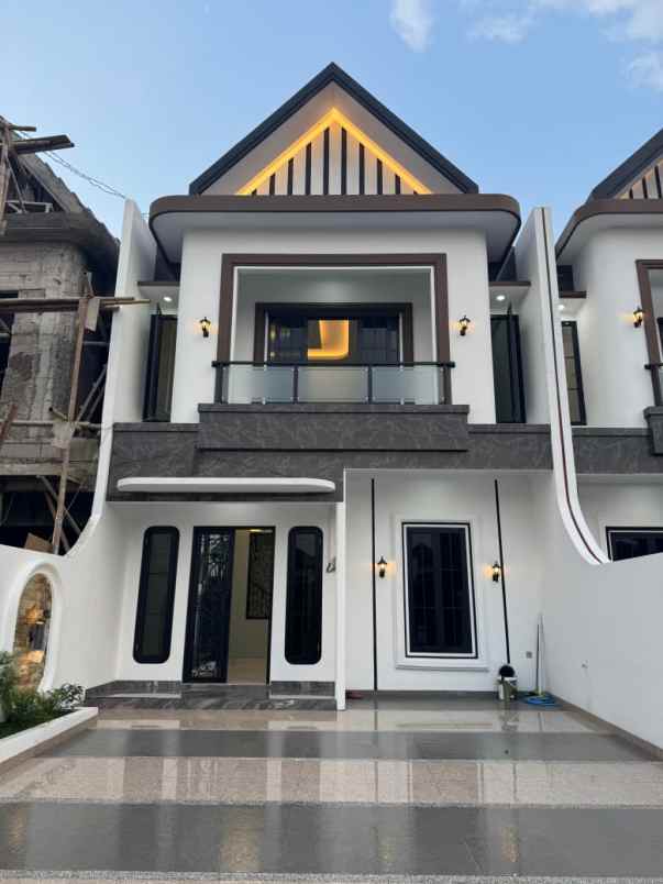 dijual rumah jl abadi