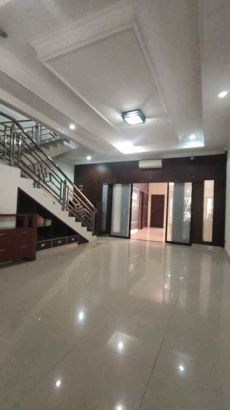 dijual rumah jl alternatif cibubur