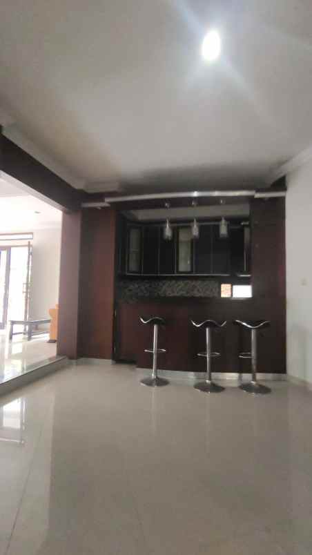 dijual rumah jl alternatif cibubur