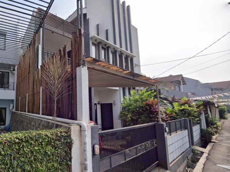 dijual rumah jl anggrek neli murni