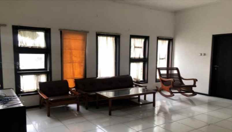 dijual rumah jl anggrek neli murni