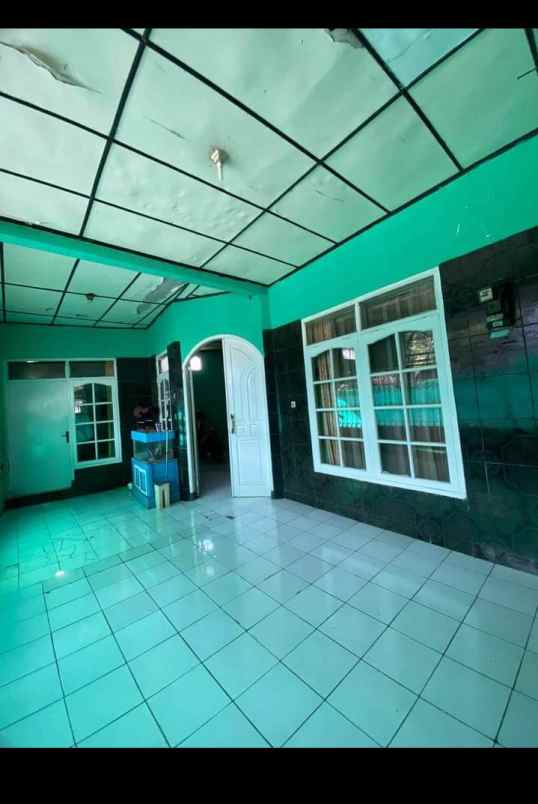 dijual rumah jl babakan sari