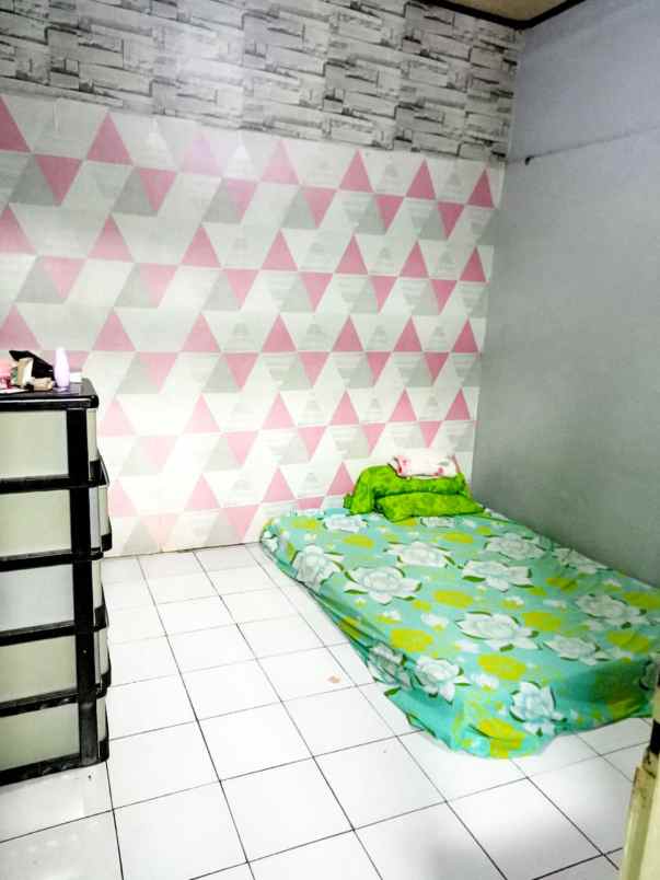 dijual rumah jl babakan sari