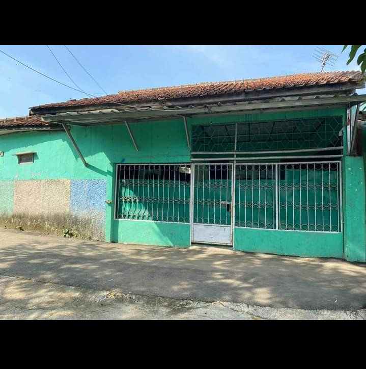 dijual rumah jl babakan sari