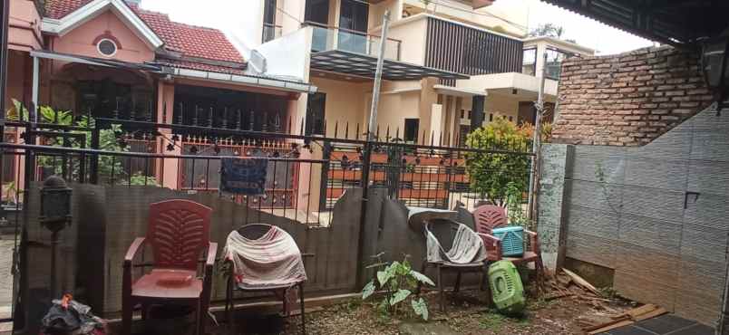 dijual rumah jl bekasi timur regency 1