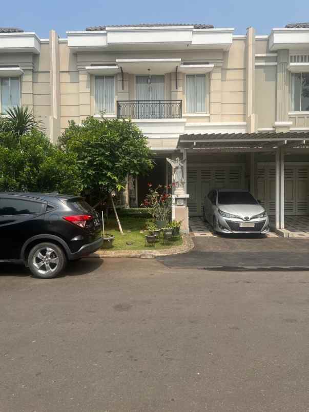 dijual rumah jl bouevard raya gading