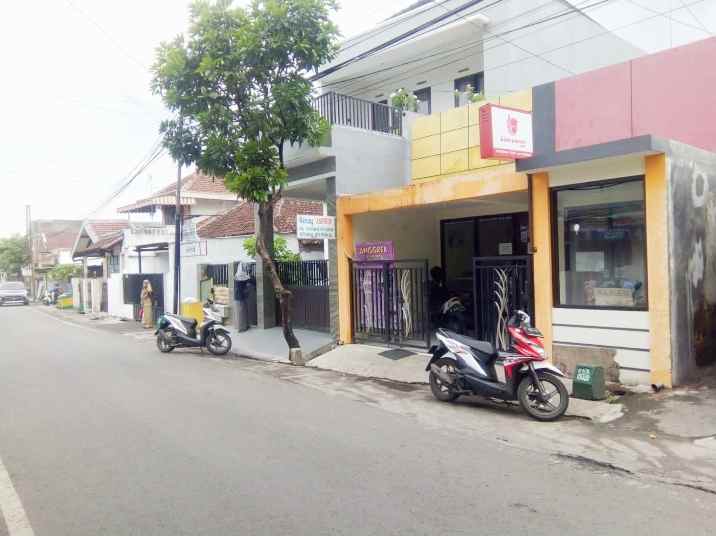 dijual rumah jl bunga srigading malang