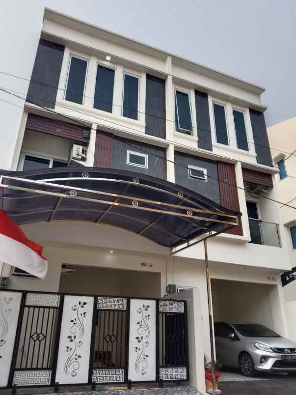 dijual rumah jl cempaka putih tengah