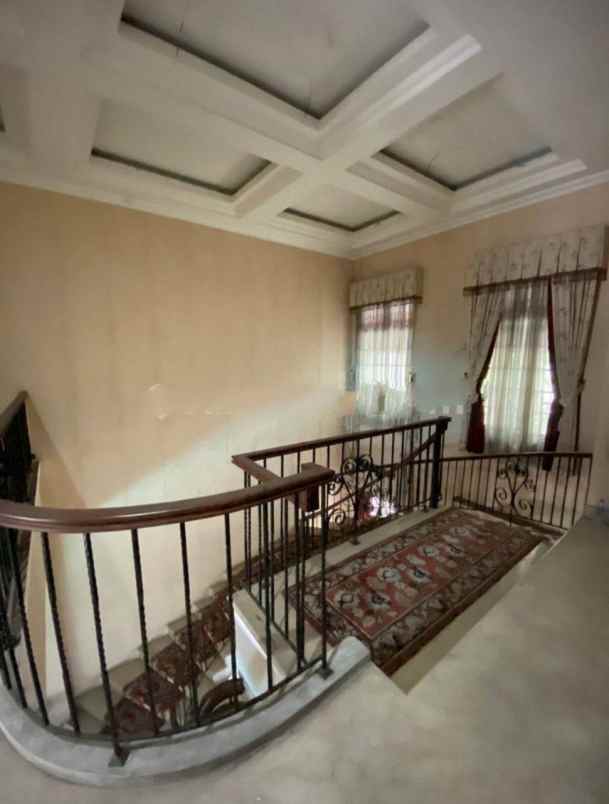 dijual rumah jl ciasem