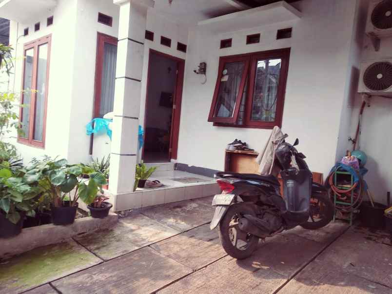 dijual rumah jl ciputat baru