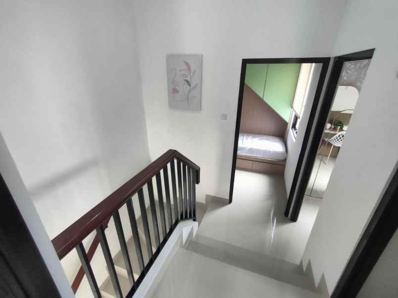 dijual rumah jl emerald terace jatisari