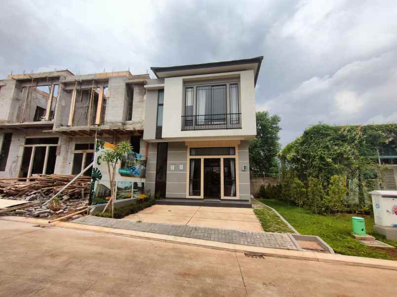 dijual rumah jl emerald terace jatisari