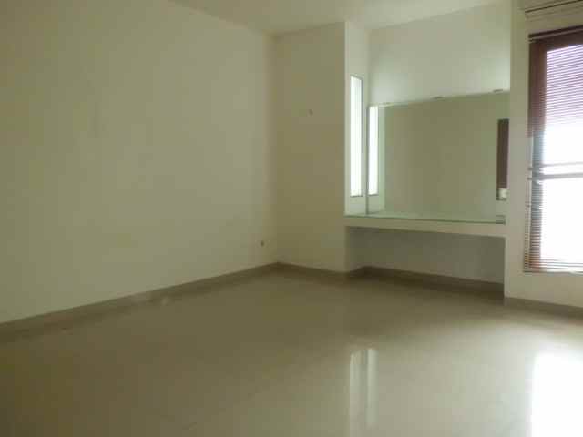 dijual rumah jl gaharu