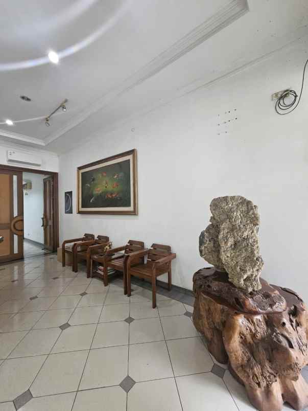 dijual rumah jl hos cokro aminoto
