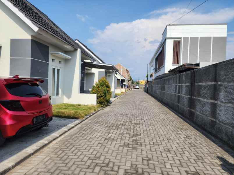 dijual rumah jl imogiri timur km 7