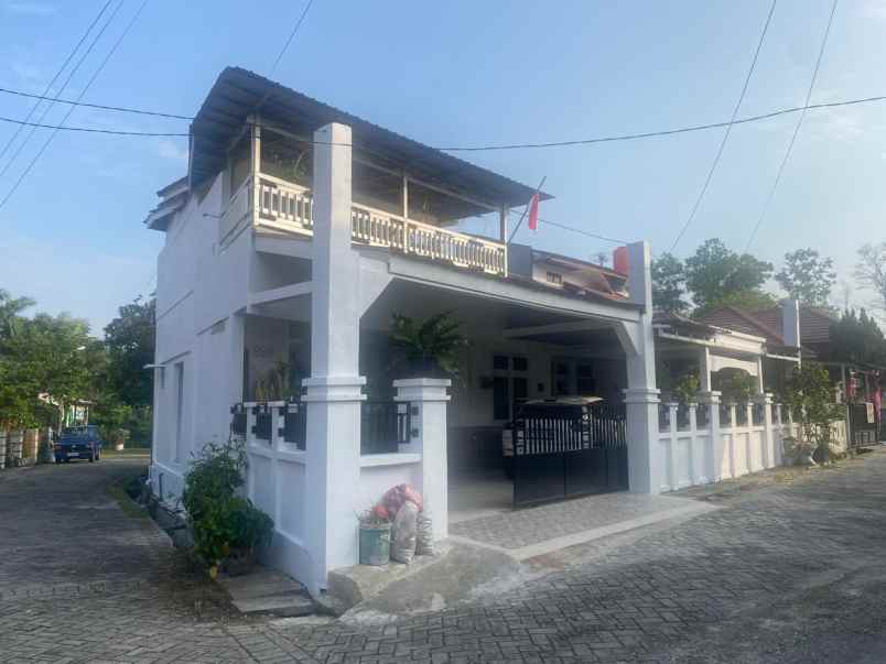 dijual rumah jl indrapuri