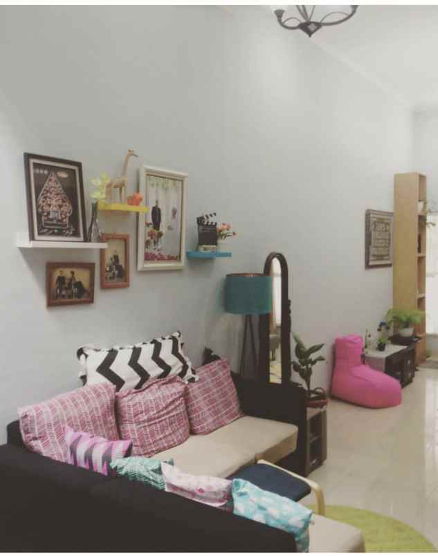 dijual rumah jl jatikramat indah ii
