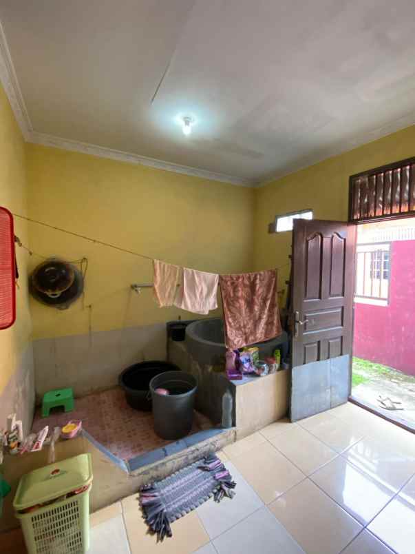 dijual rumah jl kaharudin nasution