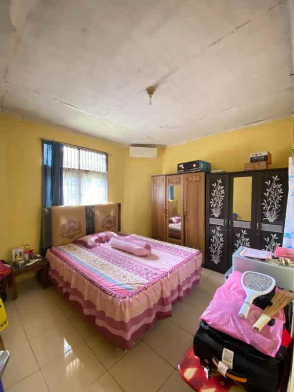 dijual rumah jl kaharudin nasution