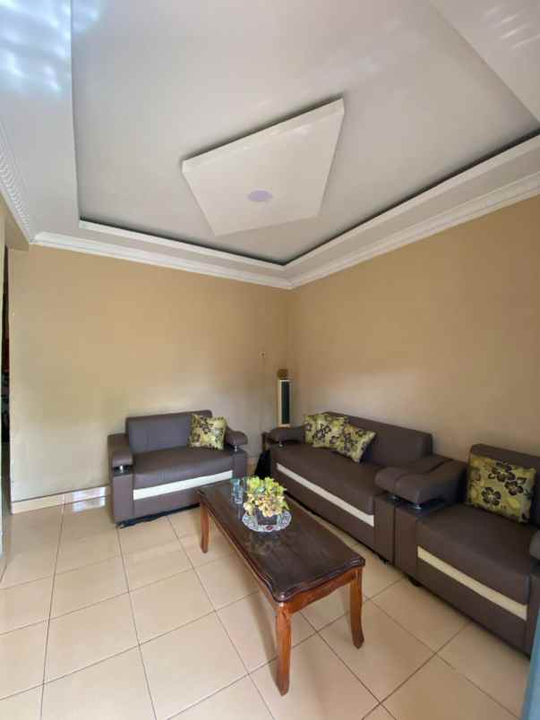 dijual rumah jl kaharudin nasution