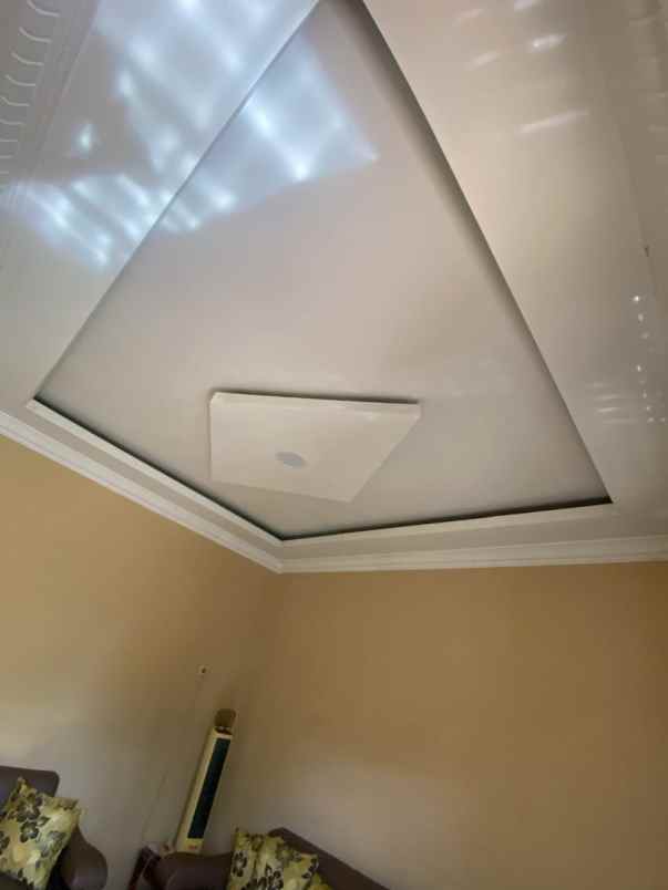 dijual rumah jl kaharudin nasution