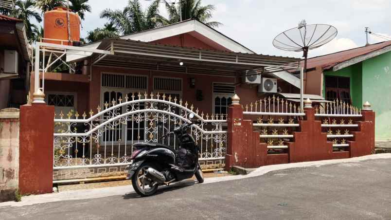 dijual rumah jl kaharudin nasution