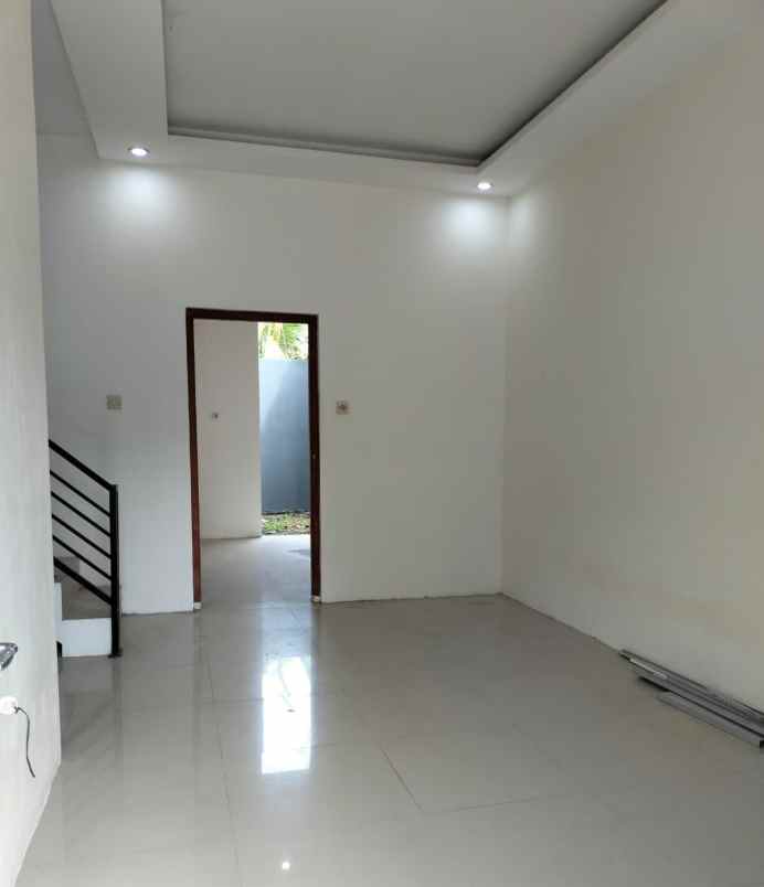 dijual rumah jl kaliurang km 12 5