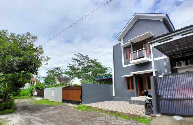 dijual rumah jl kaliurang km 12 5