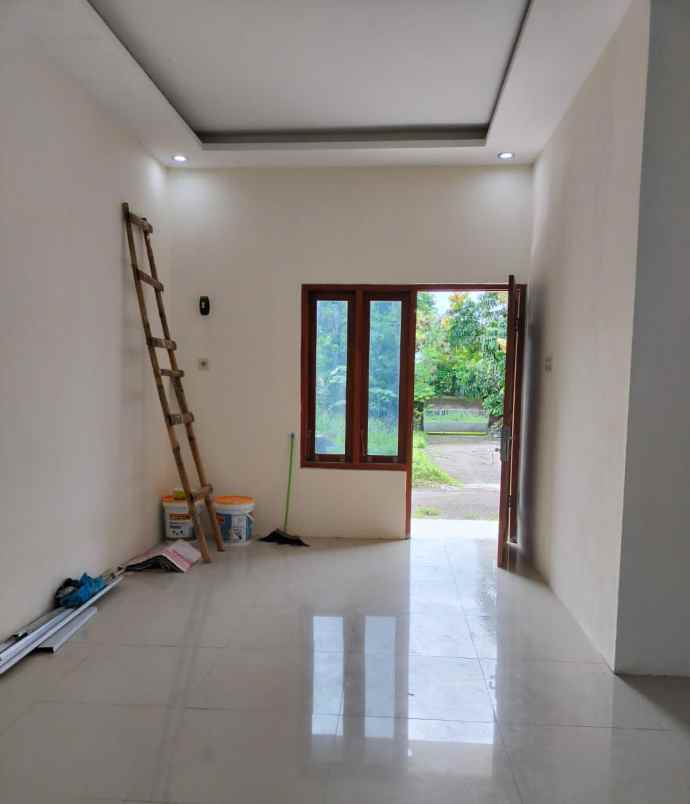 dijual rumah jl kaliurang km 12 5