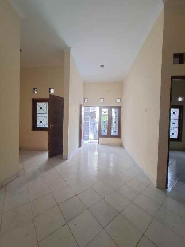 dijual rumah jl kaliurang km 6