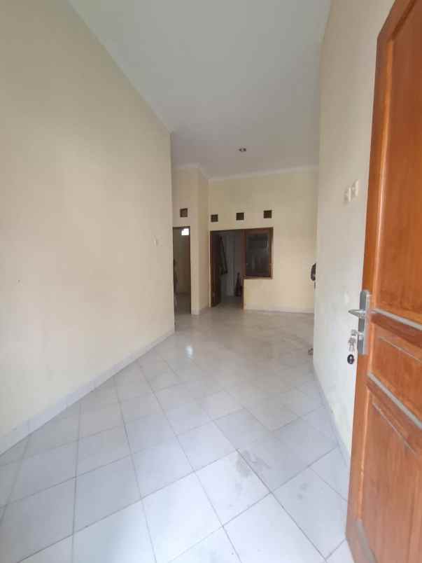 dijual rumah jl kaliurang km 6