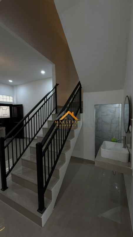 dijual rumah jl karya bakti indra kasih