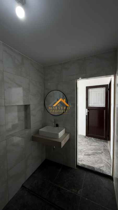 dijual rumah jl karya bakti indra kasih