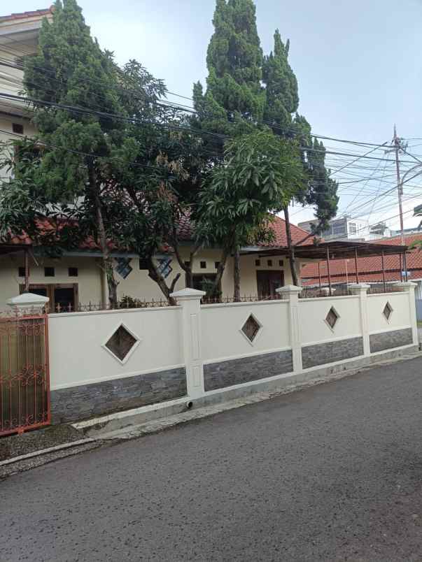 dijual rumah jl kecubung no 28