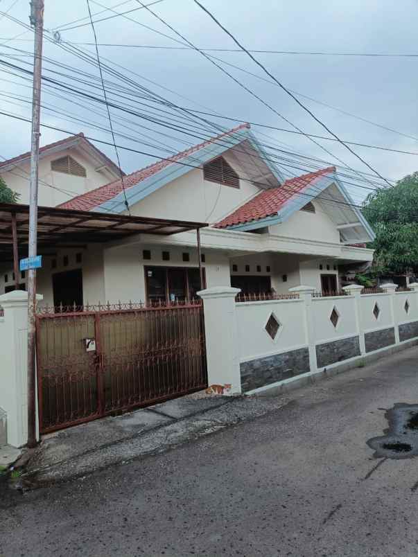 dijual rumah jl kecubung no 28