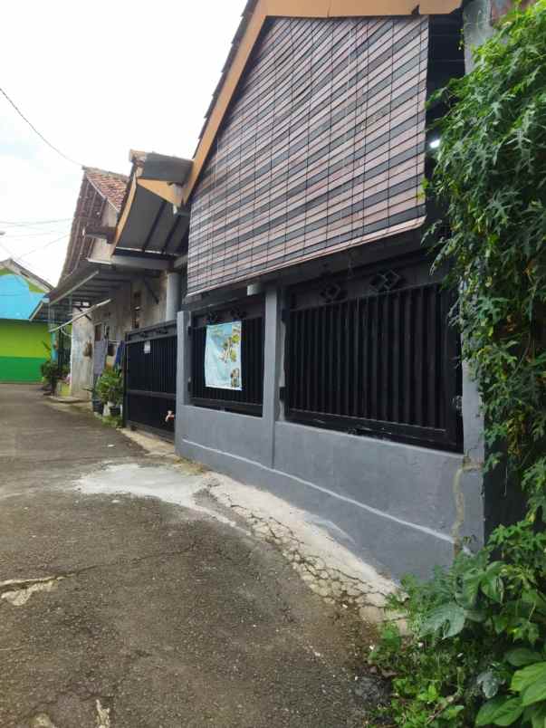 dijual rumah jl kh abdurrahman no 148