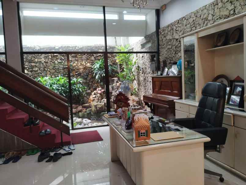 dijual rumah jl kh hasyim ashari petojo